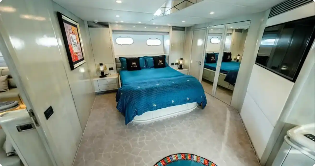 Enjoy a luxury yacht rental in Dubai with the stunning Predator 105