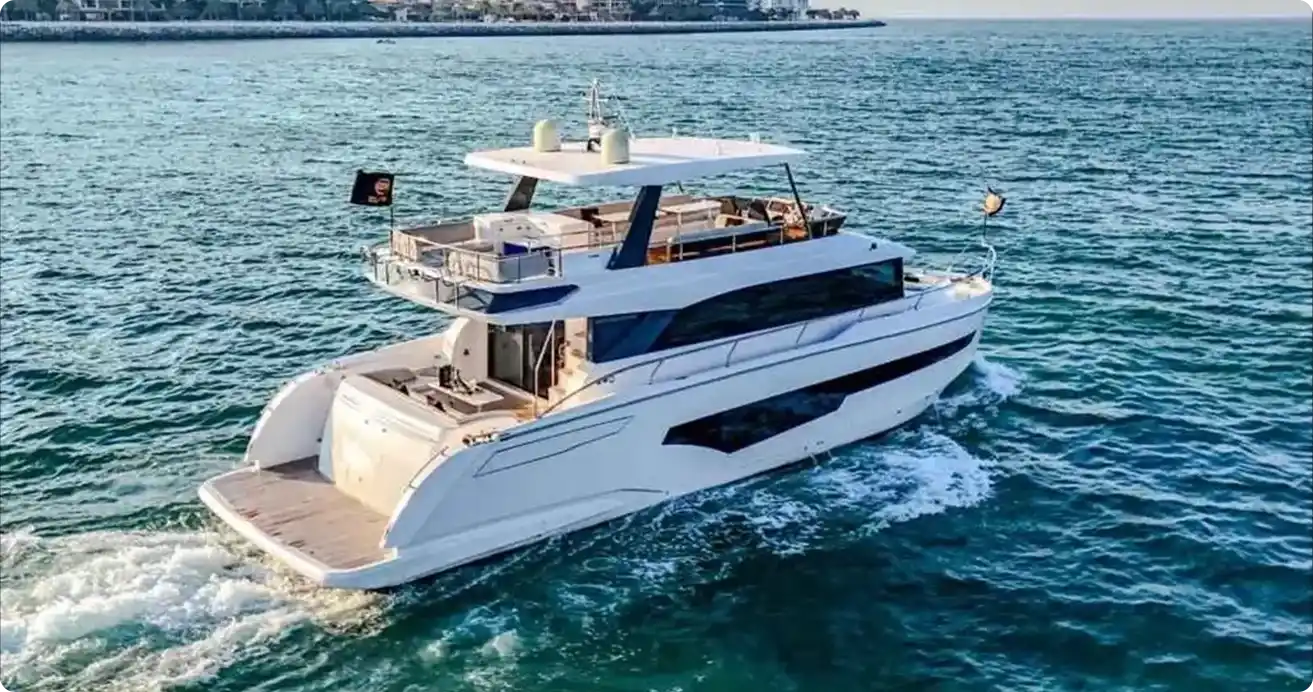 Book Montclaire X70 yacht hire in Dubai for family and friends